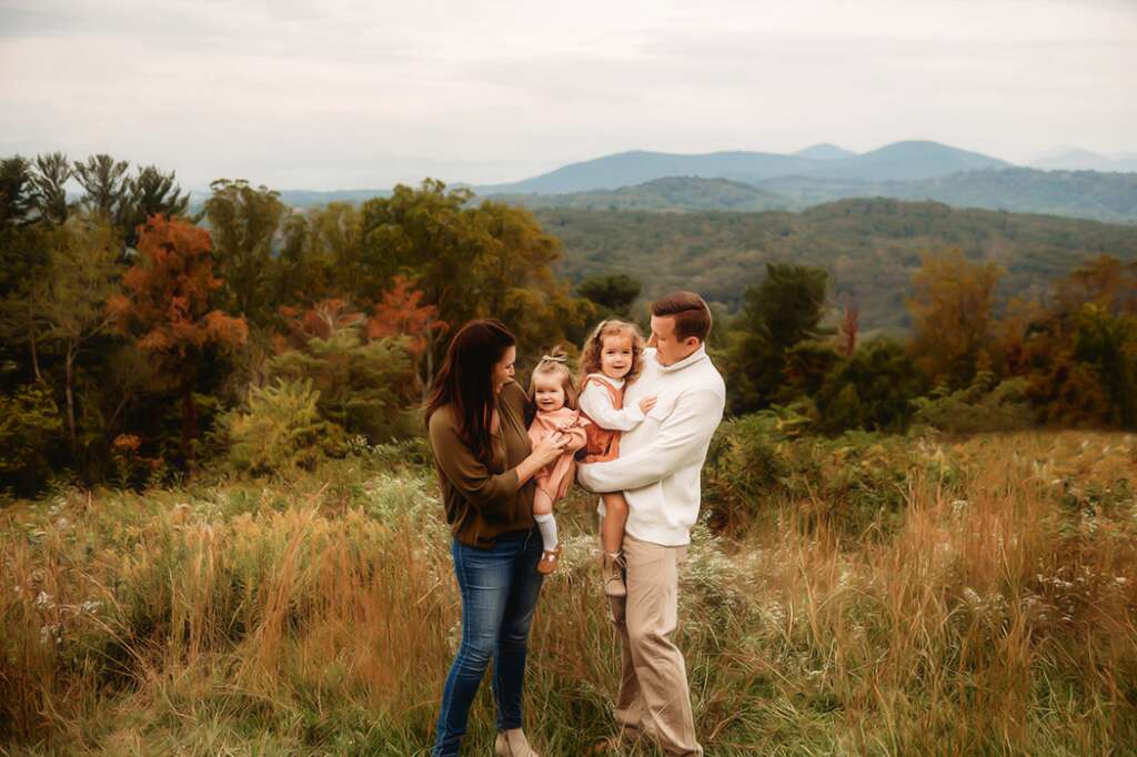 Photoshoot Locations in Asheville: AshevilleFamilyPhotography.com 4 4 Asheville Family Photography Photoshoot Locations in Asheville: AshevilleFamilyPhotography.com 4 4 Asheville Family Photography